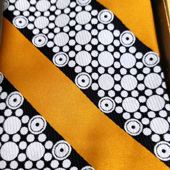 VINTAGE VELDUCCI TERYLENE NECKTIE BLACK WHITE CIRCLE STRIPE GOLD BOXED NOS - Picture 1 of 6